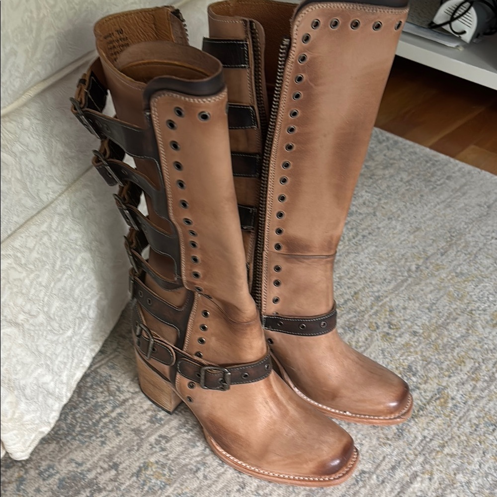 Freebird Derby Boots in Beige - Picture 3 of 7